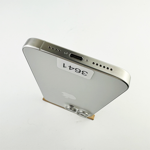 Apple iPhone 15 Pro Max 256GB White Titanium Б/У №3641 (Стан 9/10)