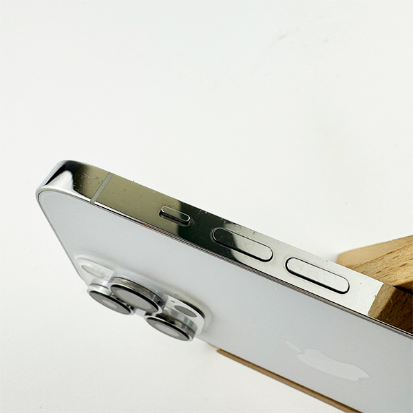 Apple iPhone 14 Pro 128GB Silver Б/У №3598 (Стан 8/10)