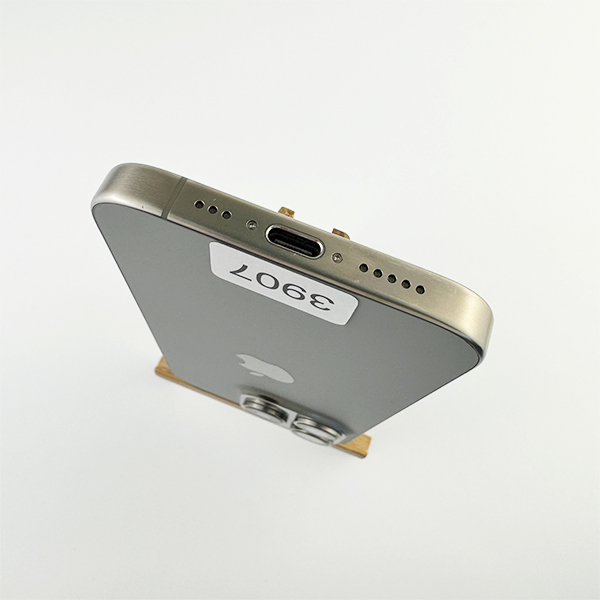 Apple iPhone 15 Pro 256GB Natural Titanium Б/У №3907 (Стан 9/10)