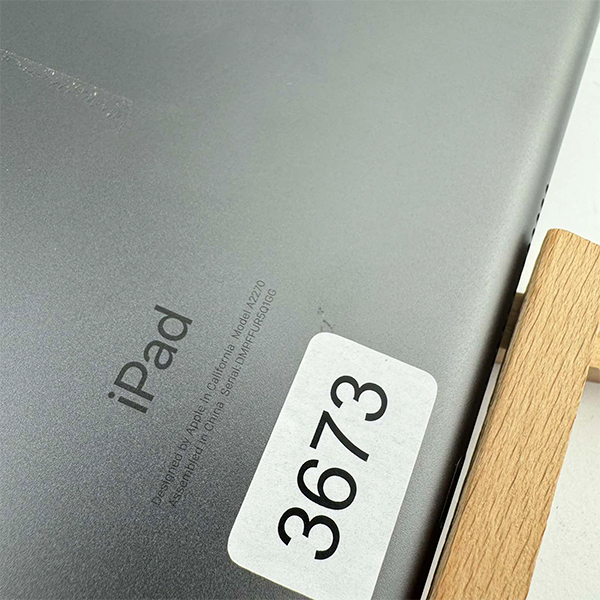 Apple iPad 128GB WI-FI 2020 8genration Space Gray №3673 (Стан 9/10)