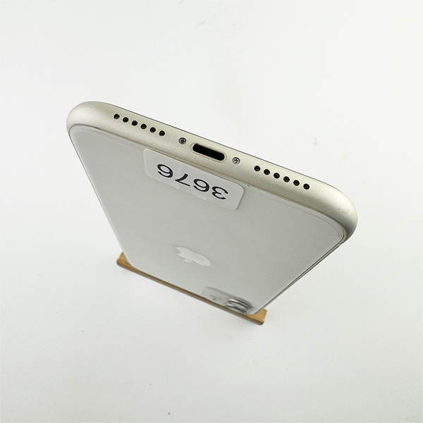 Apple iPhone 11 128GB White Б/У №3676 (Стан 7/10)